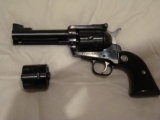Revolver ruger convertible de dos calibres 357 magnun y 9mm parabelun, de 5" . Muy pocos tiros año 00