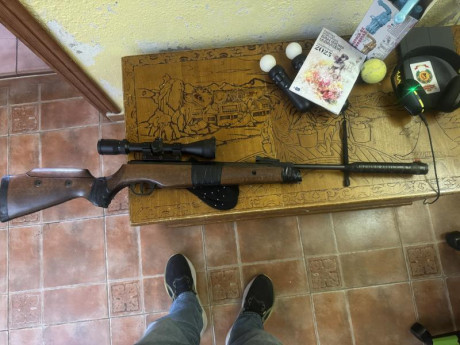 Vendo esta carabina cometa fénix 400 del 4,5 en buen estado es de piston
En 250 euros 01
