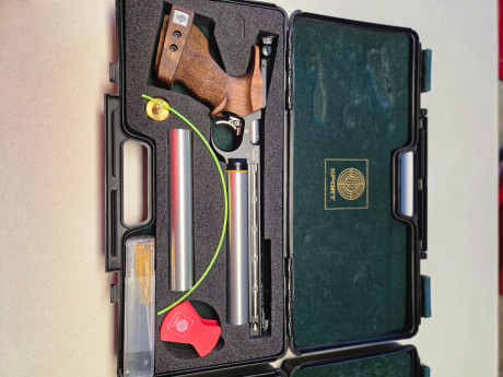 Venta pistola de aire por comprar la E, steyr evo 10 es de 2022 con muy poco uso, menos de una caja de 00