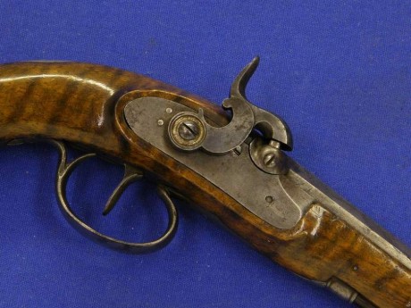 Voy a colocar unas fotos de un arma larga alemana de llave de mecha del siglo XVI. 122