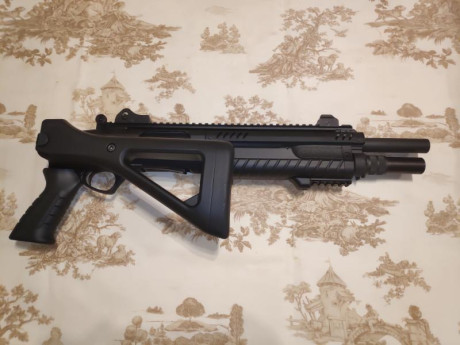 Hola a todos, vendo escopeta táctica corredera Fabarm stf 12 compact, versión "Full". Solo estrenada, 01