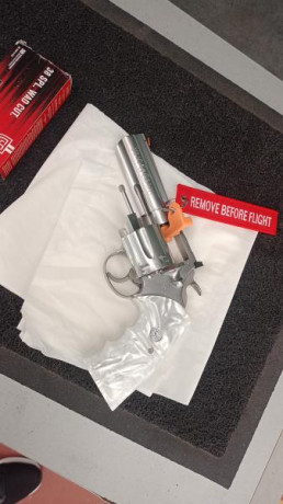 Buenas vuelve ala venta el revolver Colt King cobra calibre 357 MAG de 4 pulgadas!!! 

Con muchos extras 11