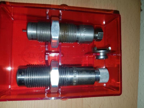 vendo los siguientes juegos de dies. Son usados, yo no los he utilizado. Añado más juegos de dies.

Rcbs 71