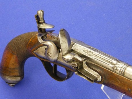 Voy a colocar unas fotos de un arma larga alemana de llave de mecha del siglo XVI. 150