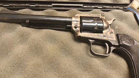 Las armas son de un señor que se jubila del club ,  están guiadas en F  y en Madrid,  como es lógico solo 01