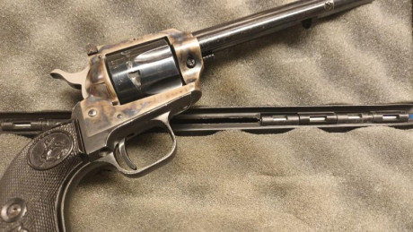Las armas son de un señor que se jubila del club ,  están guiadas en F  y en Madrid,  como es lógico solo 12