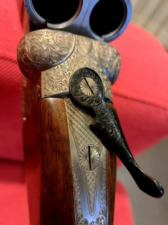 Vendo  escopeta del prestigioso Diego Godoy ,con dos juegos de cañones,,,impecable ,pletina corta,, maderas 01