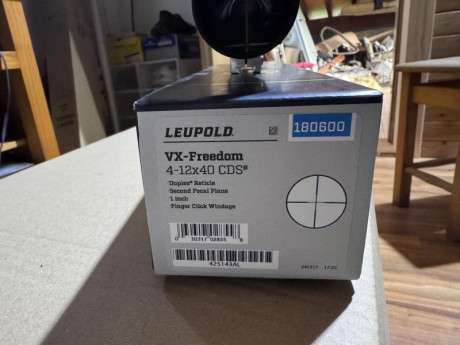 Se vende leupold vx freedom 4/12x40 impoluto ( sin anillas) tubo de 25.4mm  solo 360grms 600€ porte incluido 01
