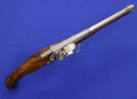 Voy a colocar unas fotos de un arma larga alemana de llave de mecha del siglo XVI. 162