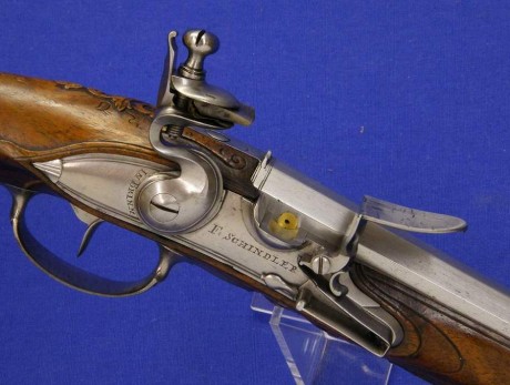 Voy a colocar unas fotos de un arma larga alemana de llave de mecha del siglo XVI. 172