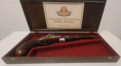 Buenas tardes,
En venta hege siber cal 33.
En buen estado de conservación.
Precio: 850€ mas Envio.
La 40