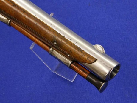 Voy a colocar unas fotos de un arma larga alemana de llave de mecha del siglo XVI. 02