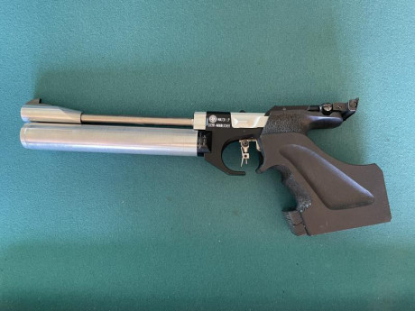 Vendo pistola Steyr LP1 diestro, cacha polimero talla M, en perfecto estado, con sus dos botellas y adaptador, 01