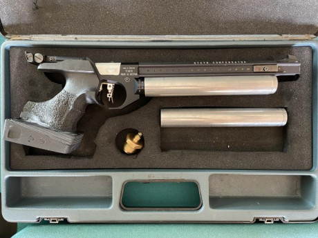 Vendo pistola Steyr LP1 diestro, cacha polimero talla M, en perfecto estado, con sus dos botellas y adaptador, 00