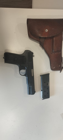 Pistola tokarev t33 en calibre original y funda original con dos cargadores esta guiada en F 
Estado excelente 01