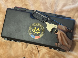 Buenas
RESERVADA a RAFA81 la pistola Morini modelo CM22M Rapid Fire, cal. 22 LR, con estuche original, 02