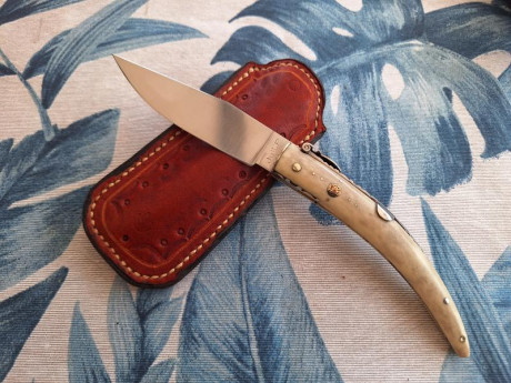 Buenos días compañeros,

Pongo a la venta estos cuchillos y navajas de mi colección, todos sin ningún 40
