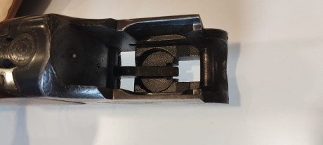 Escopeta modelo Phantom CYA 
Cañón de 76
Cierres y expulsión sistema browing 
Es una copia de la escopeta 10