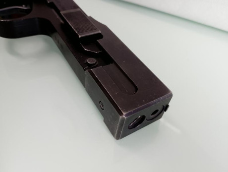 Pistola Fas 602, calibre 22lr.
Es una pistola veterana pero está en buen estado de funcionamiento y conservacion.
1 10