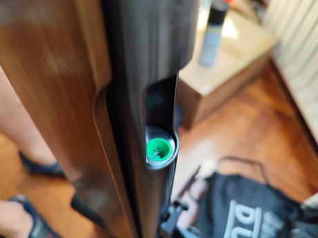 Carabina Fwb 300 S en muy buen estado, tanto de maderas como de pavón. Tiene los sellos cambiados y tira 20
