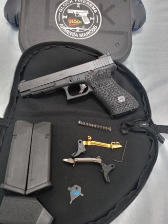 Buenas a todos !! Pongo ala venta una glock 34 de 4 generación! Preparada con un picado En el grip para 01