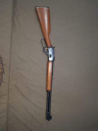 Vendo Marlin 1894 en cal 44 RM como nuevo (60 tiros) por no darle ningun uso lo vendo por 800€.
Saludos. 02