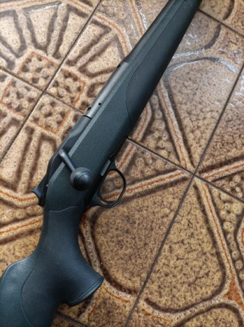 Se vende blaser r8 profesional cal 300 win mag,comprado nuevo en julio,y sin estrenar por motivos de salud.no 01