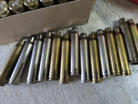 Se venden 75 vainas cal. 300 win. mag. con un disparo. 60 marca winchester, 15 otras marcas. 20€ + portes.
Un 01