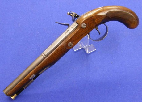 Voy a colocar unas fotos de un arma larga alemana de llave de mecha del siglo XVI. 11