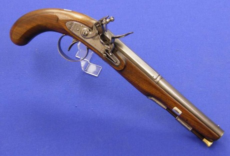Voy a colocar unas fotos de un arma larga alemana de llave de mecha del siglo XVI. 10