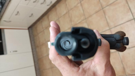 Hola compañeros, pongo a la venta esta P 210, después de haberla usado muy poco. 
El arma es del 2024. 01