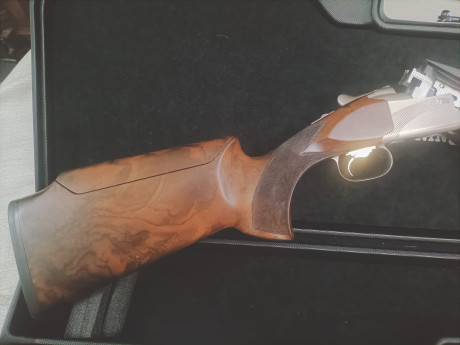 Buenas, un amigo me dice que le anuncie para venta este magnifico aparato:
Escopeta superpuesta Browning 02