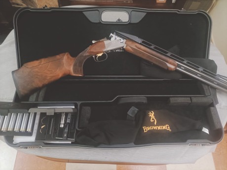 Buenas, un amigo me dice que le anuncie para venta este magnifico aparato:
Escopeta superpuesta Browning 01