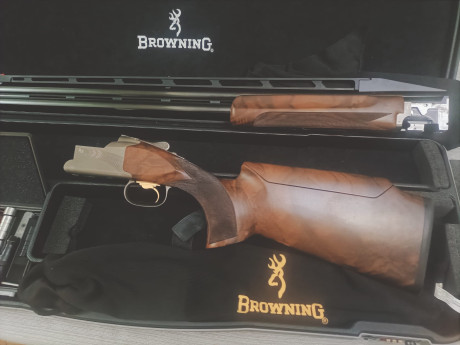 Buenas, un amigo me dice que le anuncie para venta este magnifico aparato:
Escopeta superpuesta Browning 00