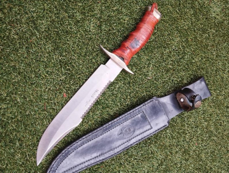 Vendo cuchillo de monte Muela por no usar. Está como nuevo. Se encuentra en Ciudad Real. Precio: 40€ 00
