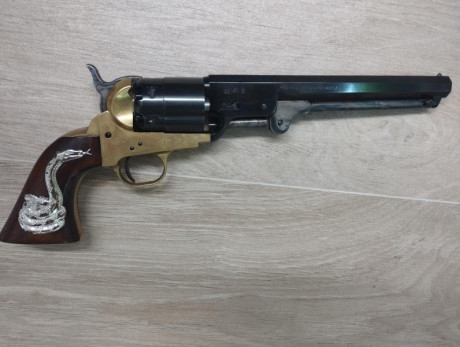 Vendo colt 1851 calibre 44 fabricado por pietta , está en Pamplona 350€ más portes 01