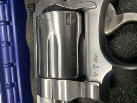 Vendo revólver Smith Wesson 686 del 356 , 6 pulgadas , prácticamente nuevo .
Comprado por mi en armeria 01