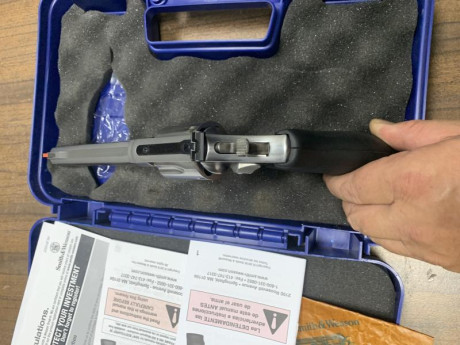 Vendo revólver Smith Wesson 686 del 356 , 6 pulgadas , prácticamente nuevo .
Comprado por mi en armeria 12