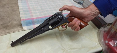 Se vende revólver de avancarga cal. 44 Remington New Model Army, marca ASM. Ver fotos que acompañan al 01