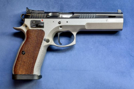 Hola, pongo en venta mi Cz Tactical Sport (Ts) en calibre 9mm Pb. Soy el segundo propietario, y sólo la 01