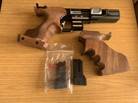 Un amigo pone a la venta una pardini del 32 en perfecto estado poco uso por dejar a la actividad 
Pide 01