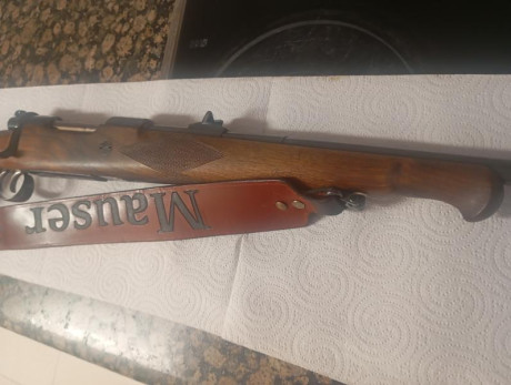 Buenos días.
Pongo en venta un arma con una terminación bastante excepcional.
El Maestro armero, tomó 11