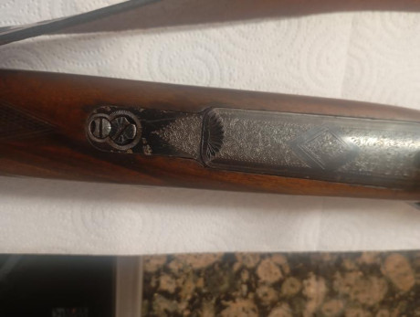 Buenos días.
Pongo en venta un arma con una terminación bastante excepcional.
El Maestro armero, tomó 20