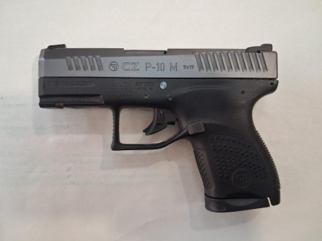 Calibre 9mm, Guiada en A, con dos cargadores mas el estuche original. Precio 400 euros no negociables. 00