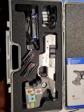 Se vende Walther SSP electrónica, con tres contrapesos, 1600€.
Un saludo. 01
