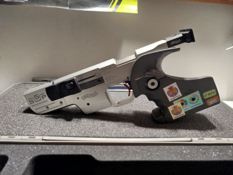 Se vende Walther SSP electrónica, con tres contrapesos, 1600€.
Un saludo. 00