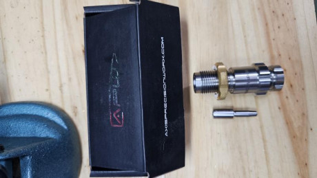 Pongo a la venta los siguientes artículos que no uso:

Recortador vainas hornady con adaptador a taladro 20