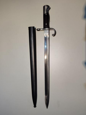 Buenas. 
Vendo bayoneta para Máuser Argentino fabricada en Alemania por Solingen. Es el modelo 2 de los 01
