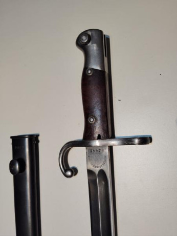 Buenas. 
Vendo bayoneta para Máuser Argentino fabricada en Alemania por Solingen. Es el modelo 2 de los 11