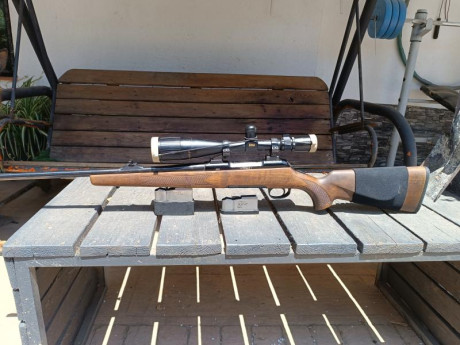 Se vende titán 6 300wm
Con visor y monturas
Dos cargadores 00